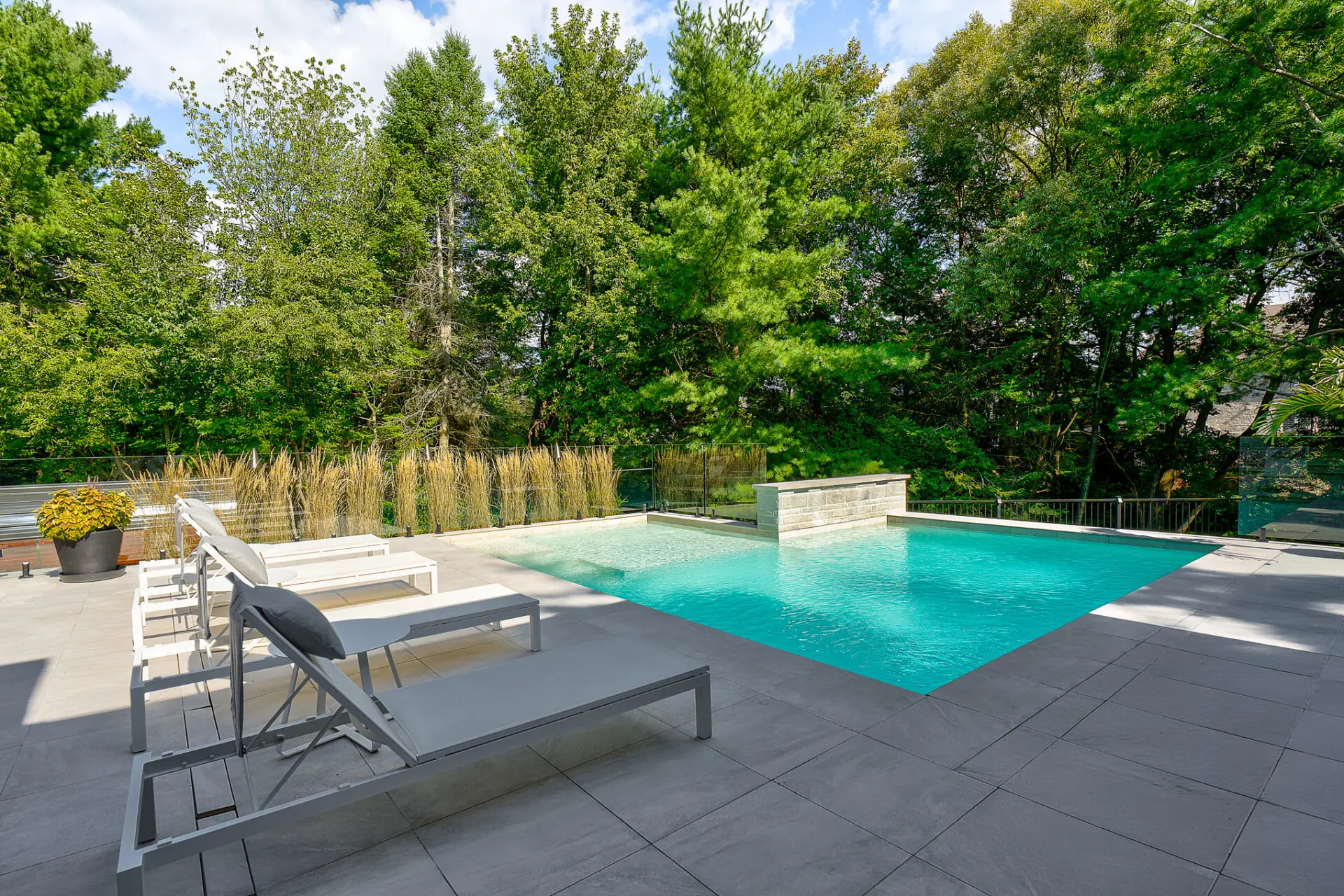 Image du Hero - Plein écran avec navigation